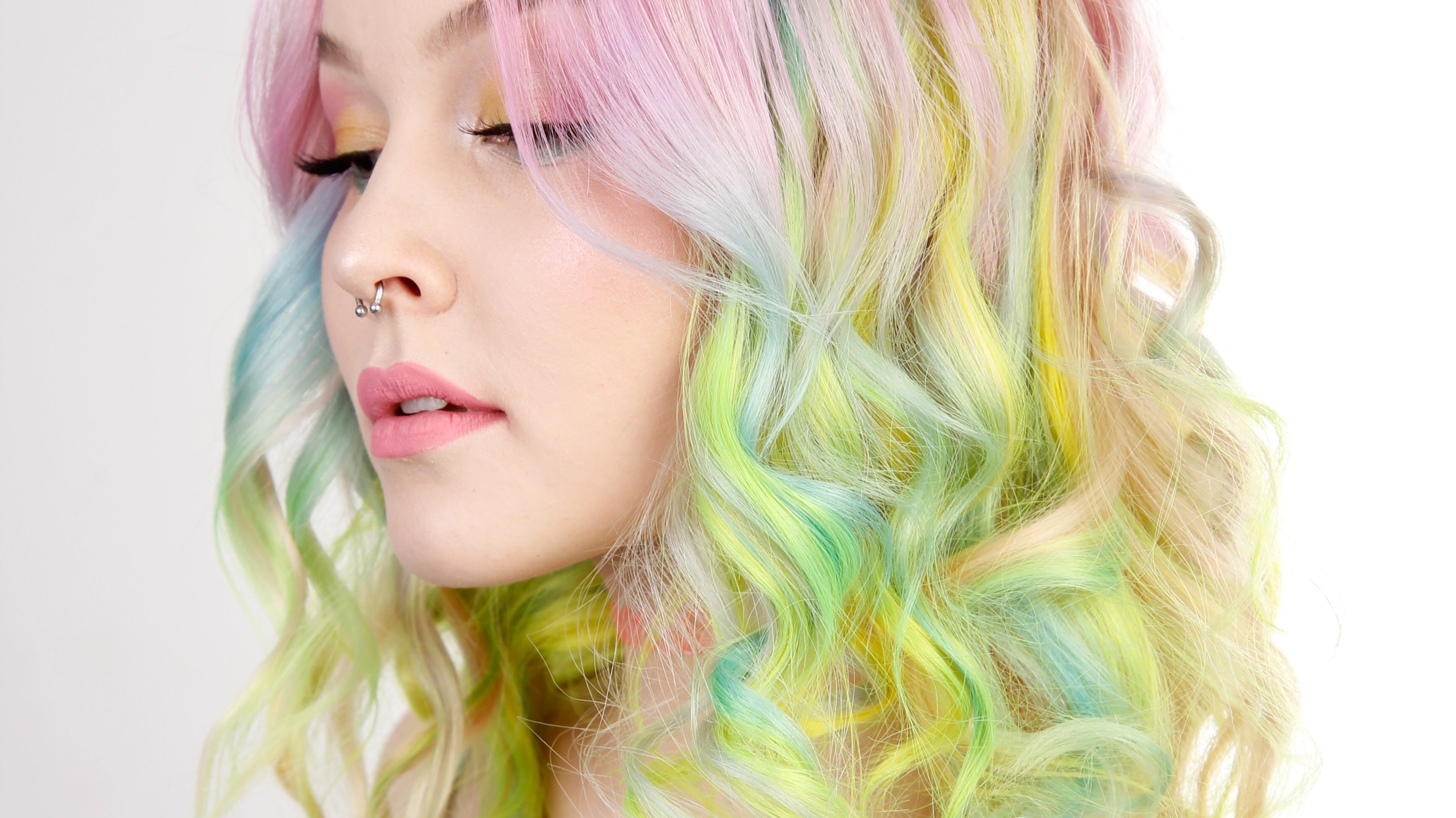 Hermans-Amazing-blanche-toner-pastel-hair-look