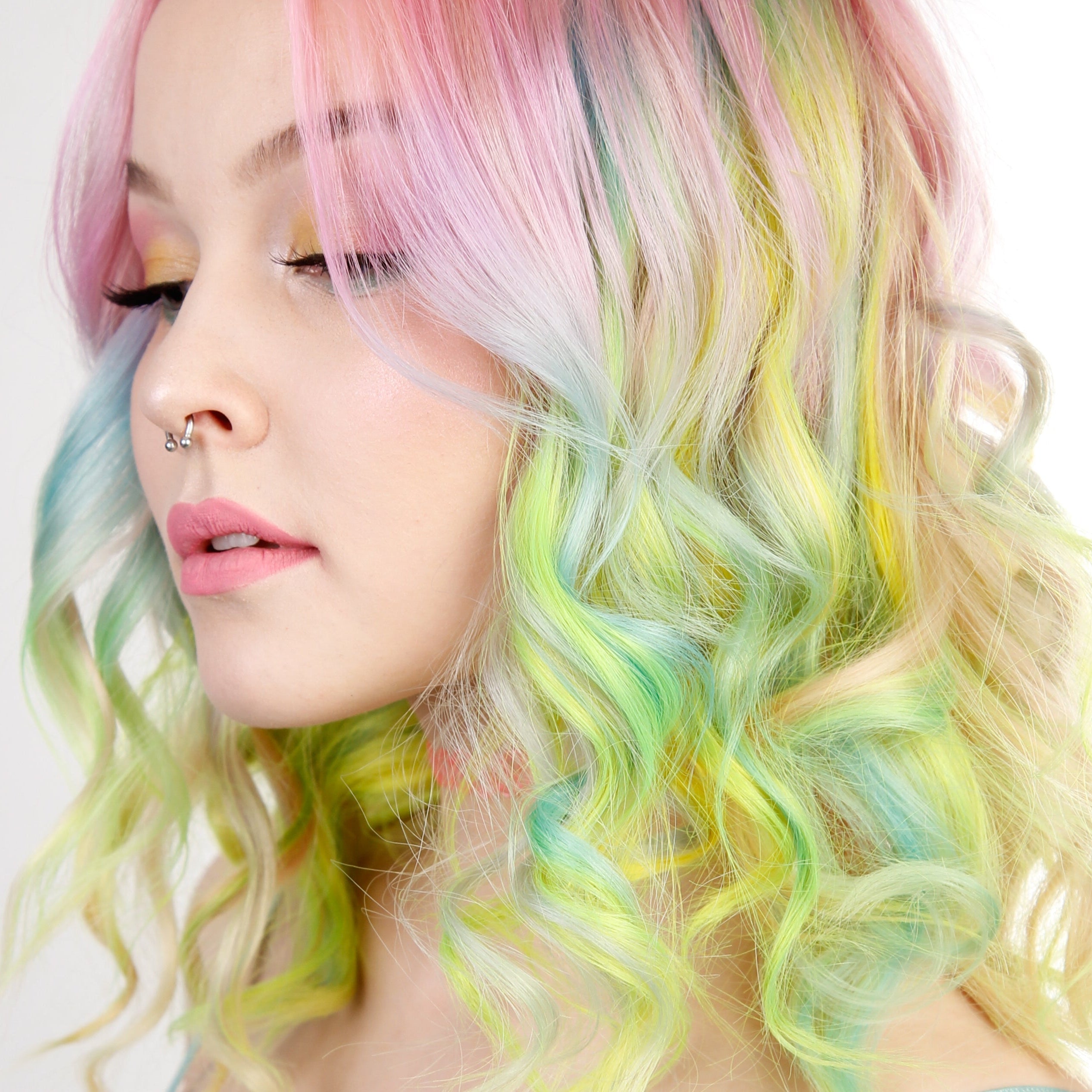 Hermans-Amazing-blanche-toner-pastel-hair-look